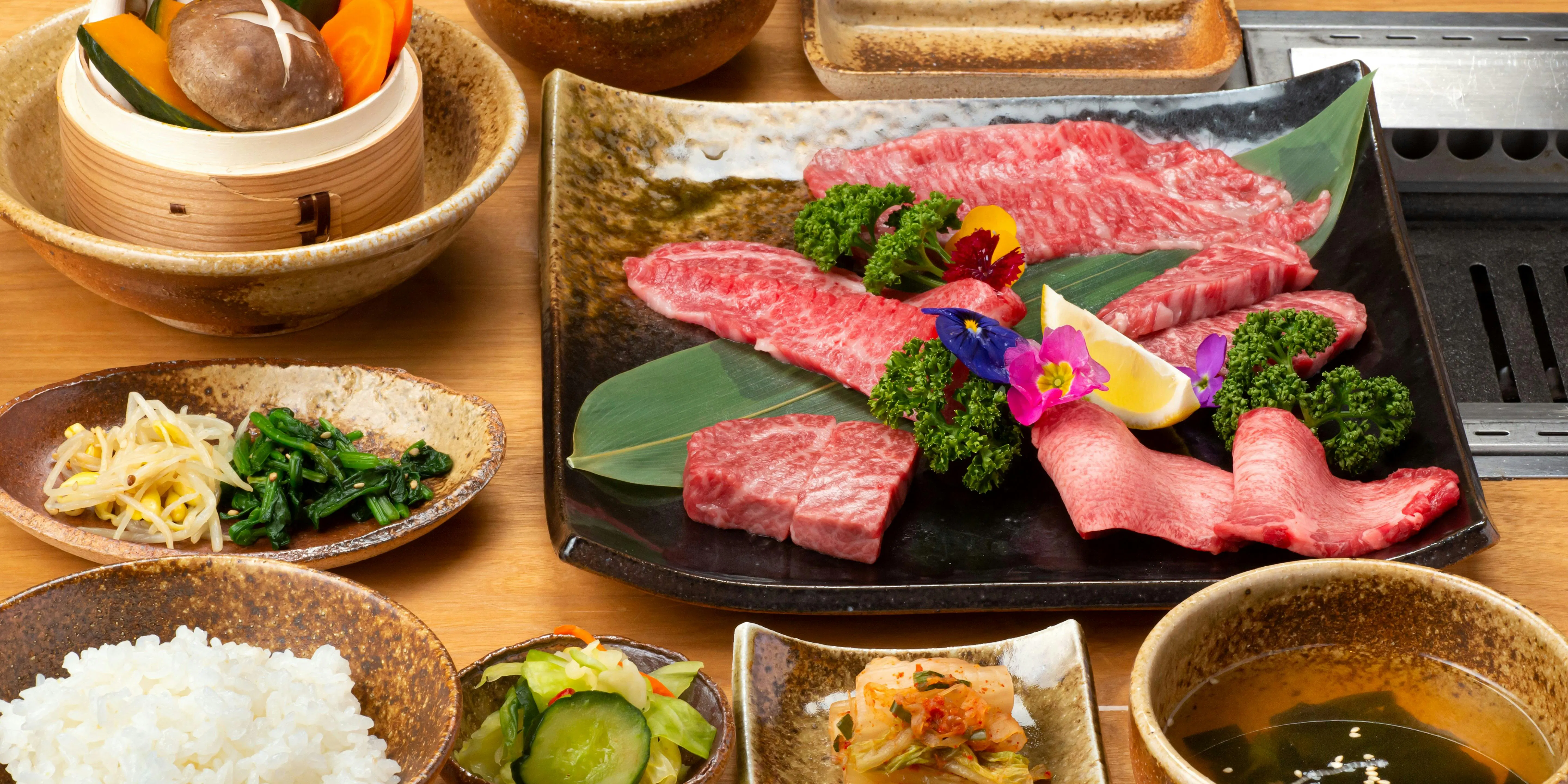 【最上級の焼肉ランチ】料理長が選んだ特選牛「極」盛り