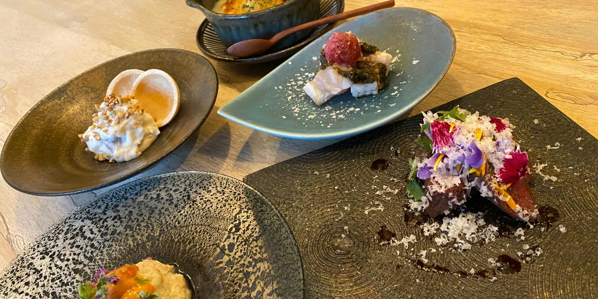 [Course with Small Appetizers That Enhance Your Drinking Experience] Includes 7 small plate appetizers, a meat dish, and more.