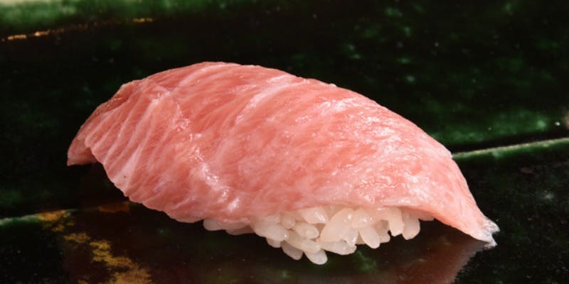 【推薦午間套餐】四道單品料理、十貫握壽司、壽司卷、甜點等共九道菜品