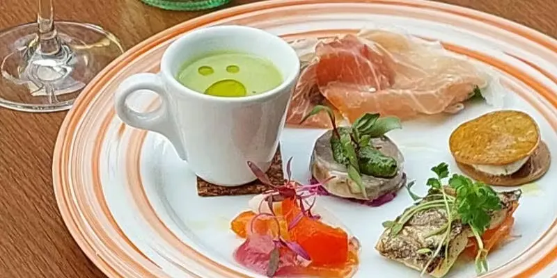 【ランチ】PranzoB　前菜盛合せ＋パスタ＋メイン＋カフェ　自家製パン付