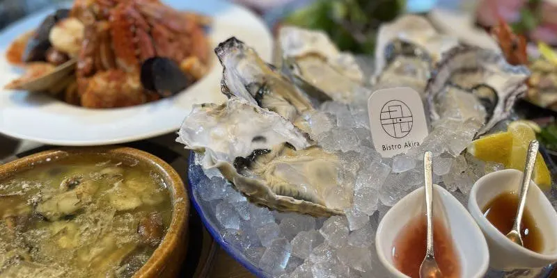 【호화 코스】굴 비교 시식, 아히요, 게와 새우, 굴 페스카토레, 숯불구이, 디저트 등 총 8가지 요리