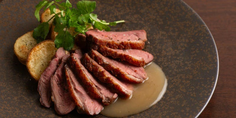 【EKA Course with 9 Dishes for 6,500 Yen】EKA's standard course includes meat and fish dishes across 6 plates.