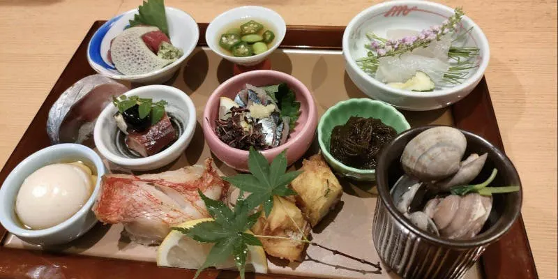 [Luxurious / Yamakawa "Premium" Kaiseki] Charcoal-grilled blackthroat seaperch, a hot pot showcasing seasonal ingredients, and more