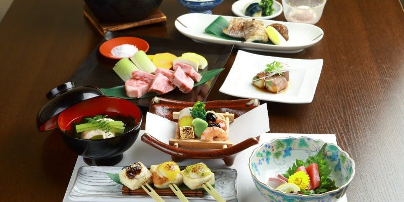 【숙성 두꺼운 소 혀 포함 회석】제철의 맛과 흑모 와규를 만끽할 수 있는 회석