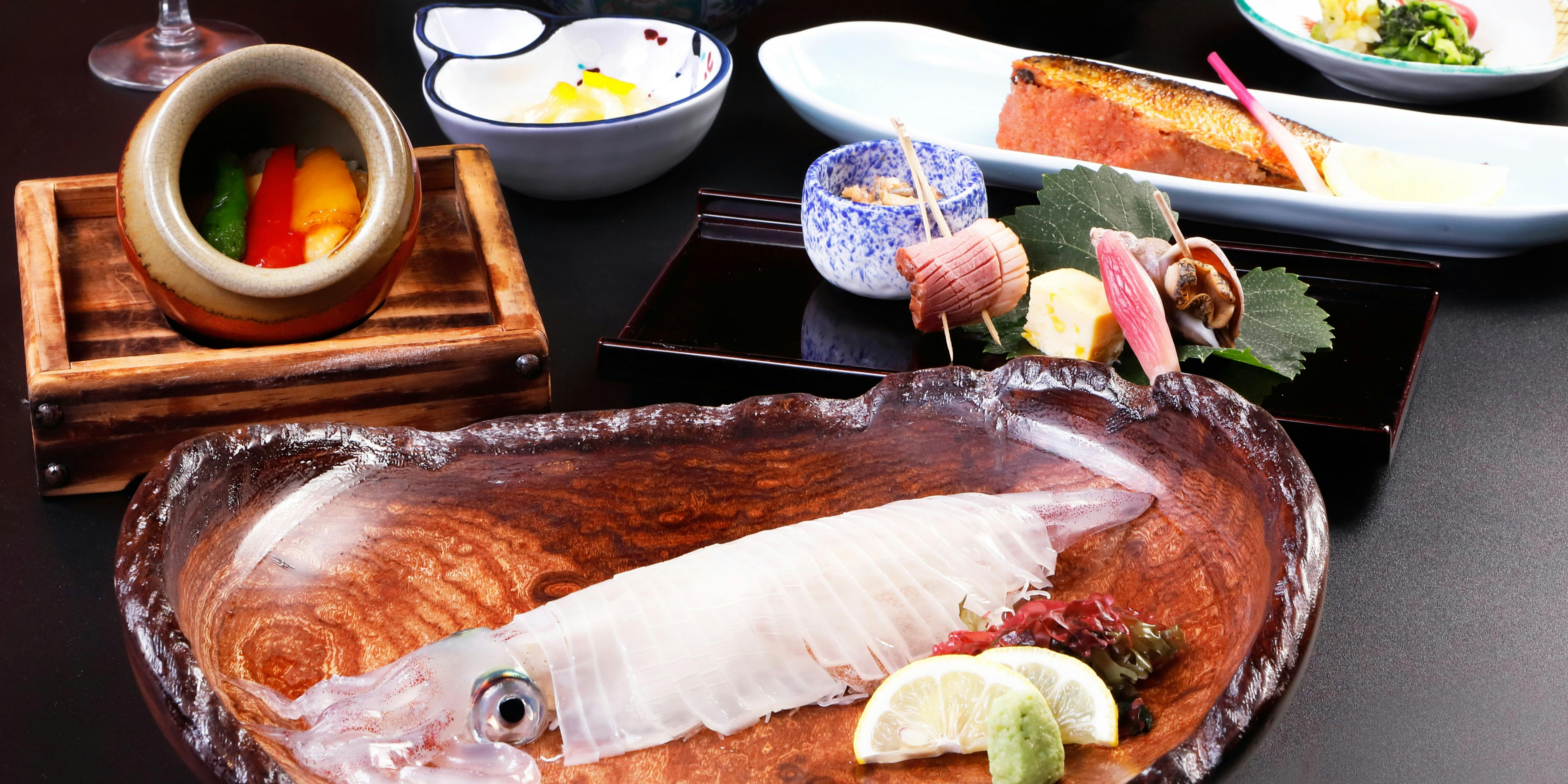 【魷魚盛宴套餐】小鉢、前菜、魷魚活造、生鰯明太子等共9道菜品