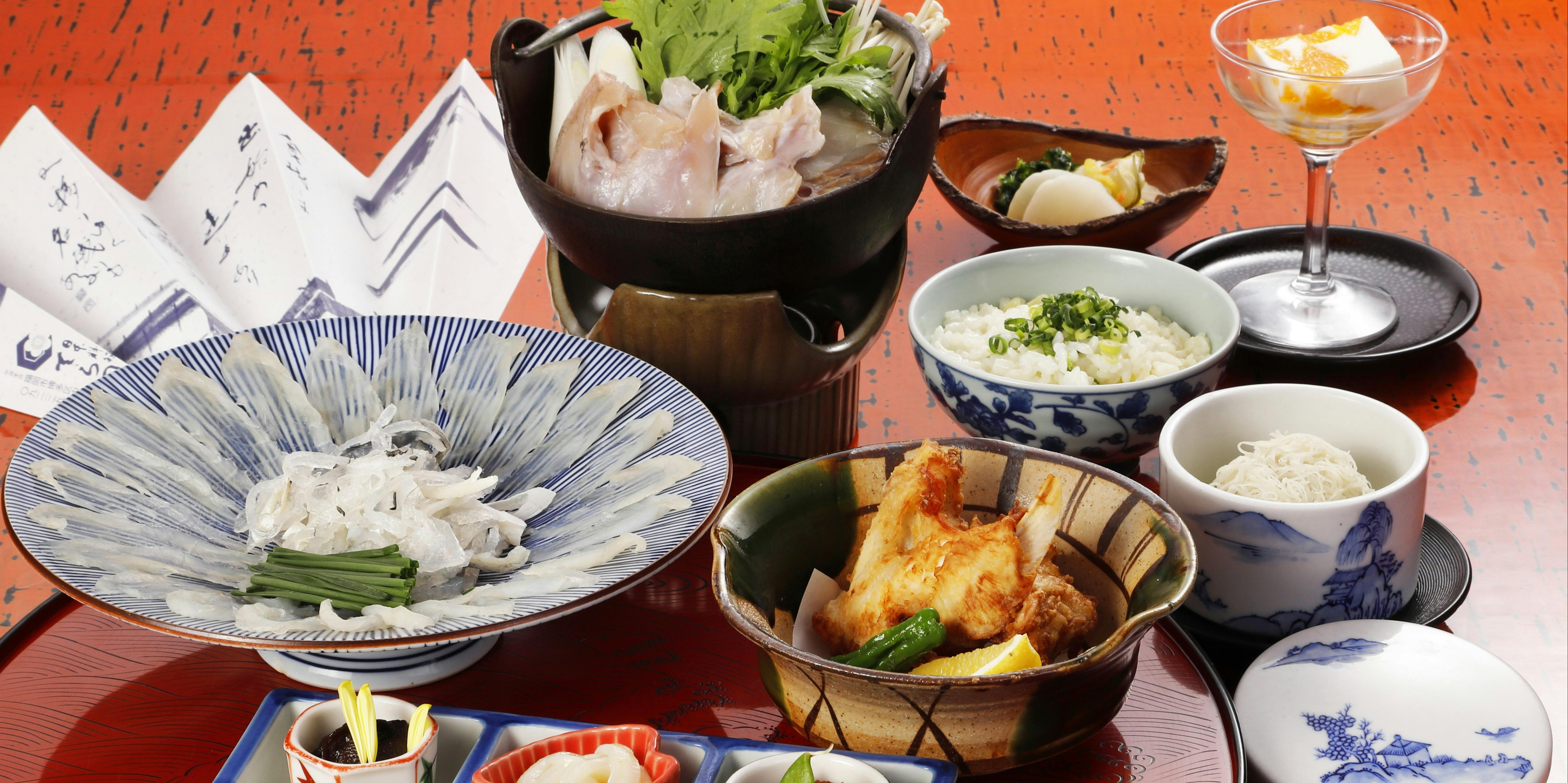 【虎河豚盛宴套餐】包含虎河豚生魚片、炸虎河豚、虎河豚白子等共7道菜品