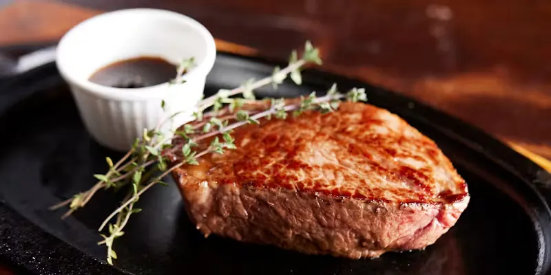 【肉滿滿套餐】！從沙拉到主菜充滿肉的饗宴！