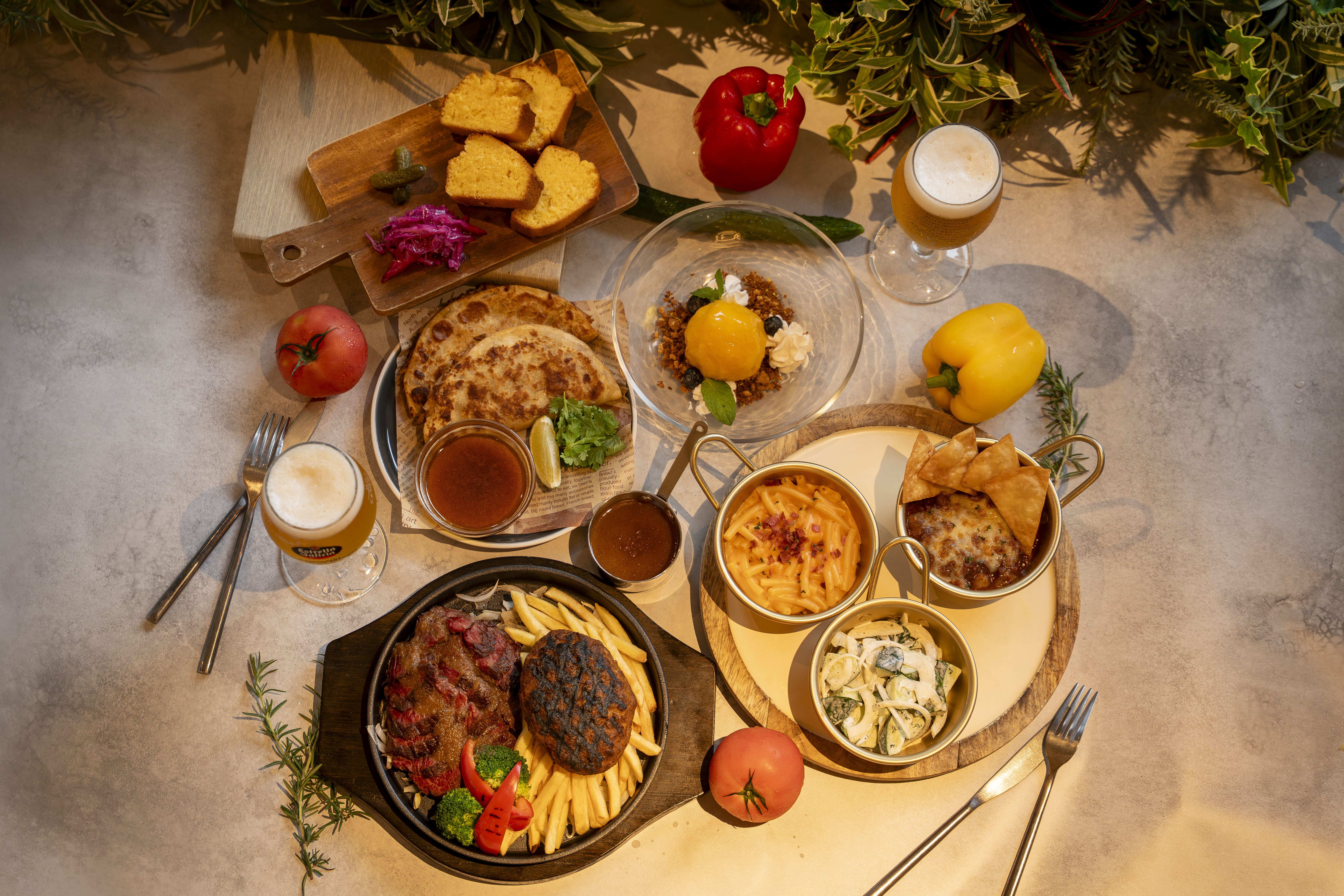 7・8월 한정! 【slash 자랑의 육류 요리를 호화롭게 맛보는 BBQ 코스!】120분 음료 무제한 포함 총 7품