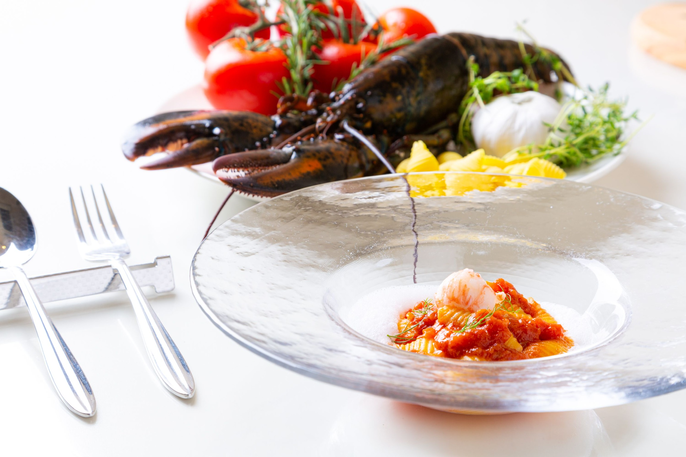 [Premium Short Course] Enjoy a course featuring high-quality ingredients. Receive a mini whole cake as a service when using for your anniversary!