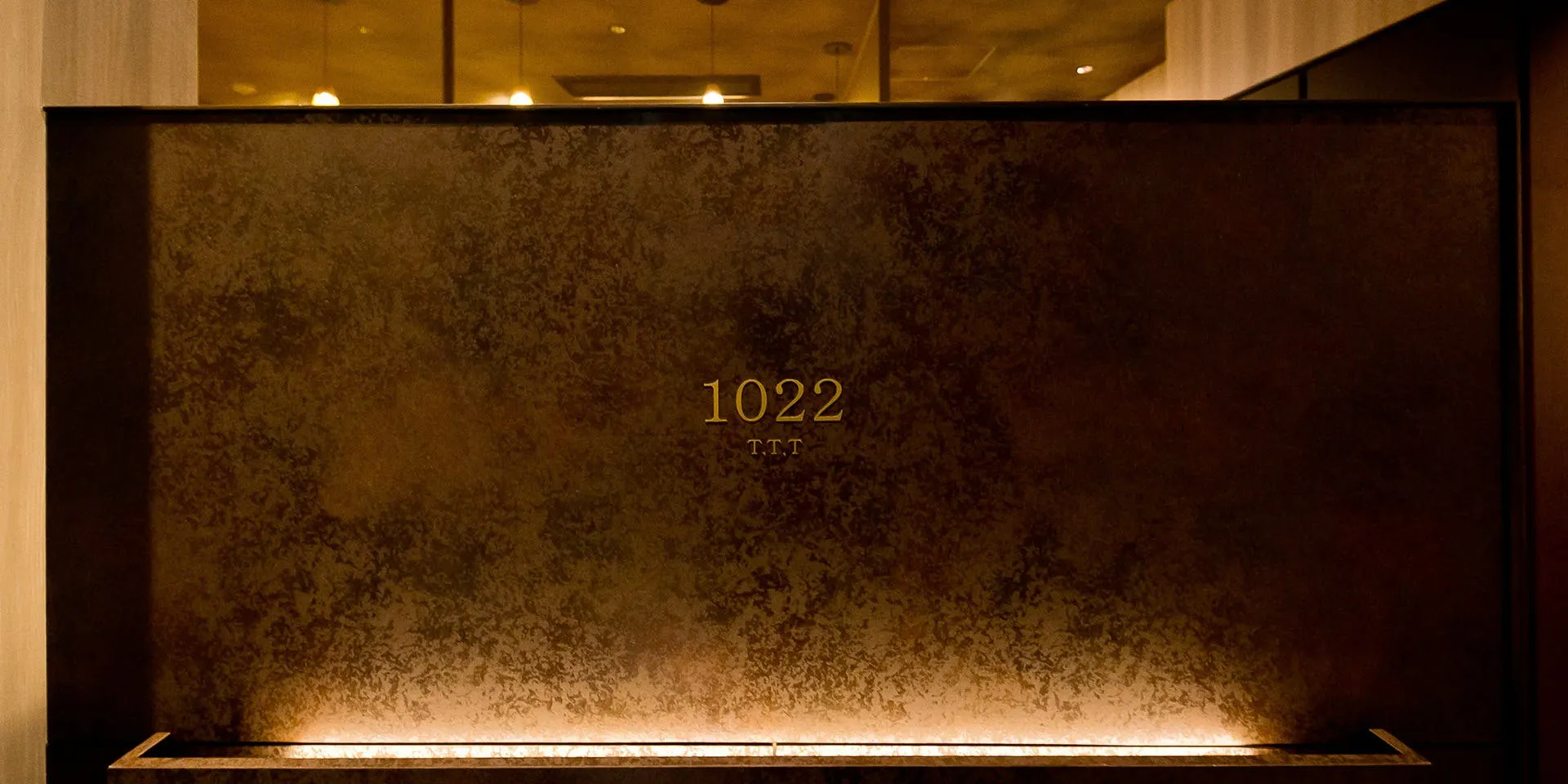 1022