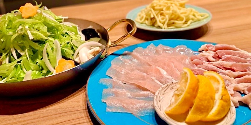 【鶏蒸し鍋コース】鶏の刺身2種、串焼き、シャポーン鶏の蒸し鍋、〆など