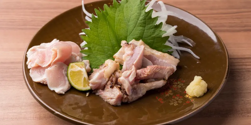 【シャポーン鶏の焼き鳥コース】鶏のたたき、鶏の皮焼、串焼き、蕎麦など