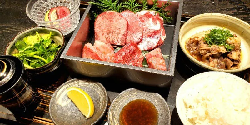 6月~平日午餐限定【燒肉 近江牛午餐套餐】 ※全包廂附一杯飲料