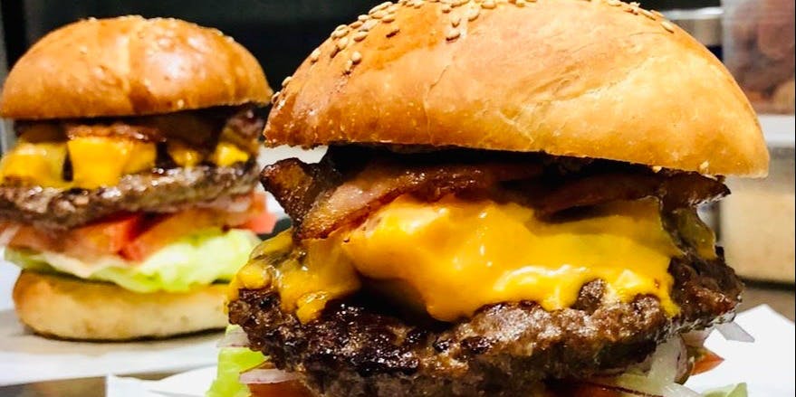 一休限定お土産付き【アワセル蝦夷鹿バーガーSET】ジビエバーガーの極み！（ランチ限定：前日までの予約制）