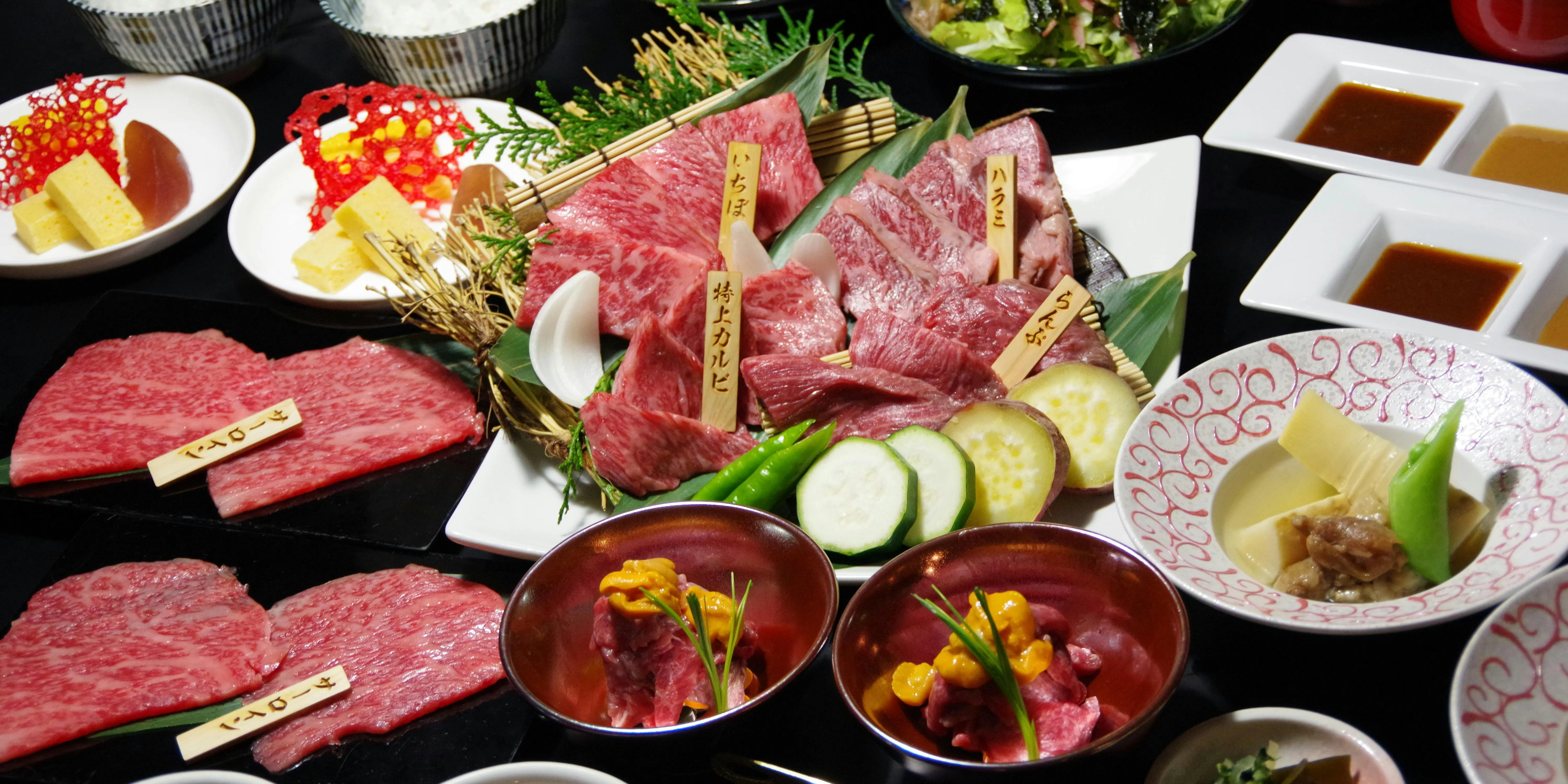 【蒼コース】牛塩タンや濃紅ユッケや本日の厳選部位4種 炙り和牛肉寿司をご堪能ください