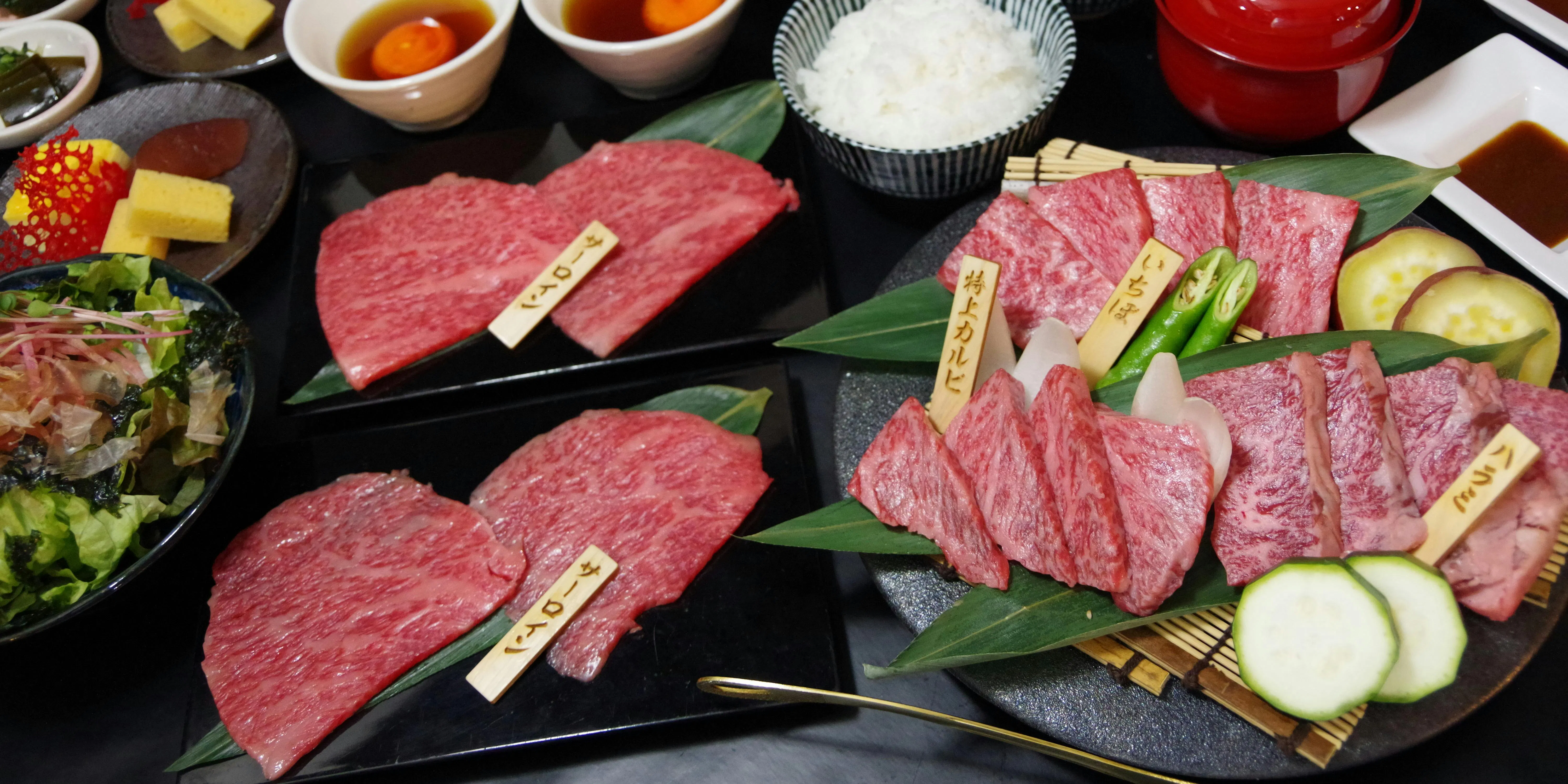 [Red Course] Enjoy a selection of three carefully chosen cuts of premium Kuroge Wagyu beef.