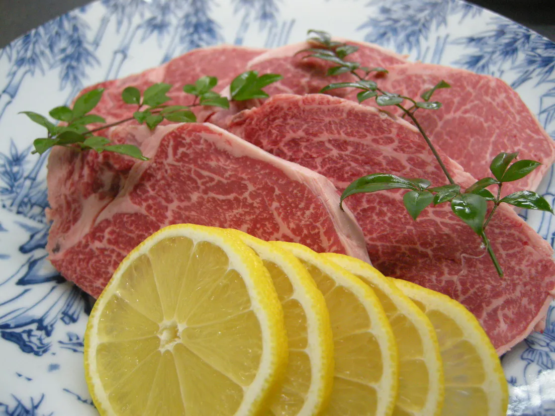 【松阪肉 ヒレステーキ】カルパッチョ、サラダロール、食事、フルーツ(ランチ)