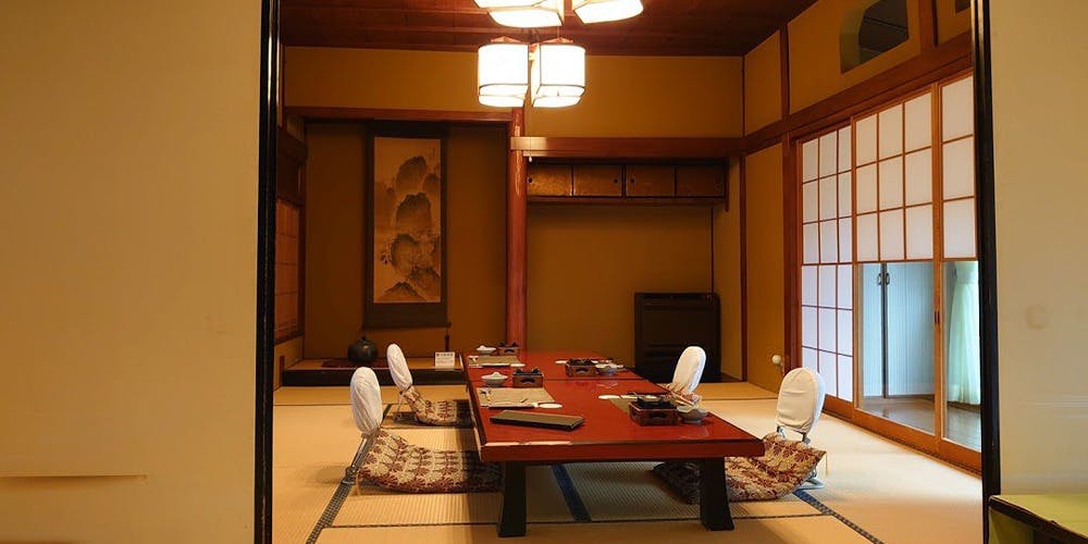 割烹旅館 八千代の外観