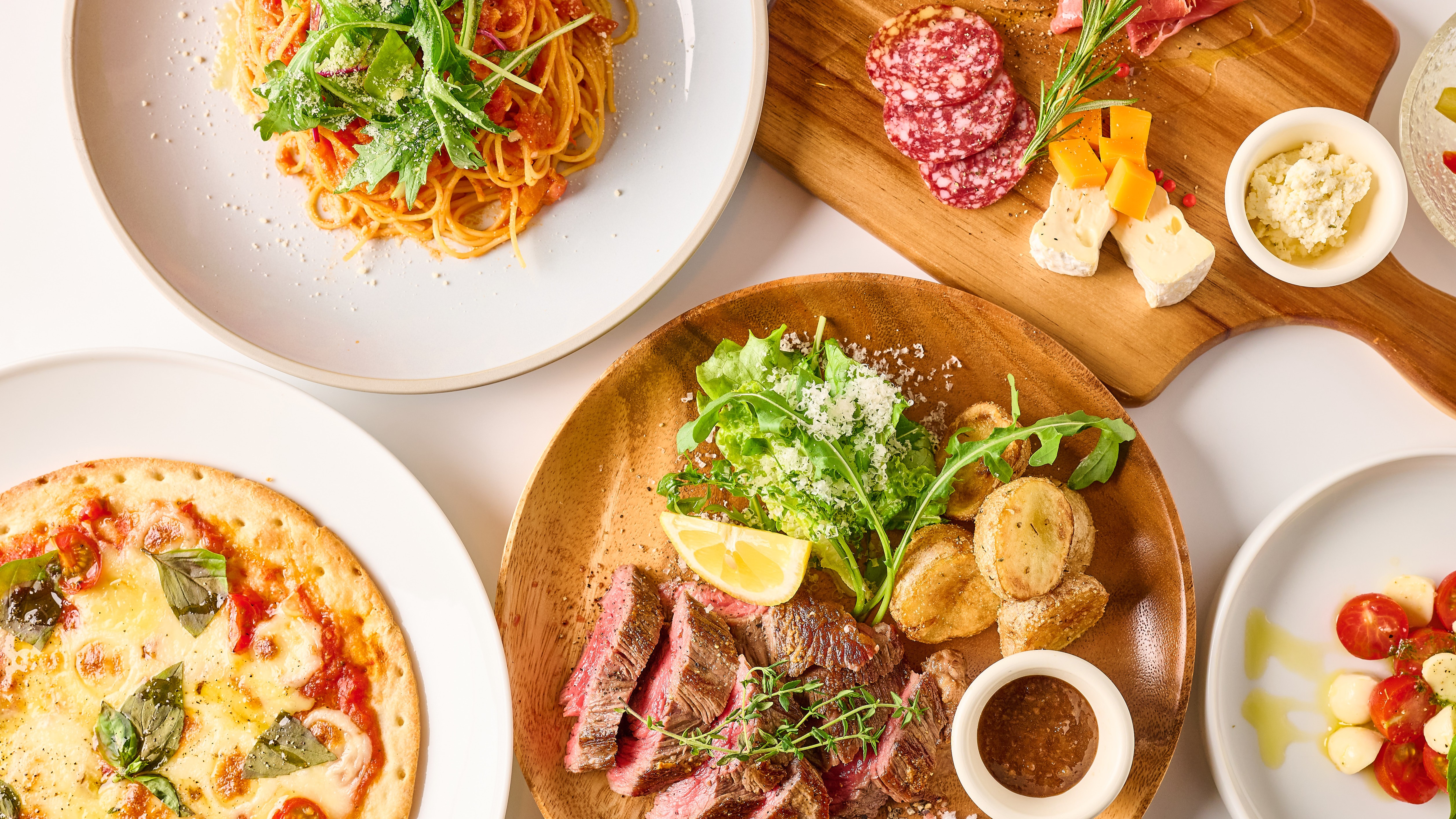 【SHARED DINNER COURSE】A total of 6 dishes including pizza, pasta, and steak.
