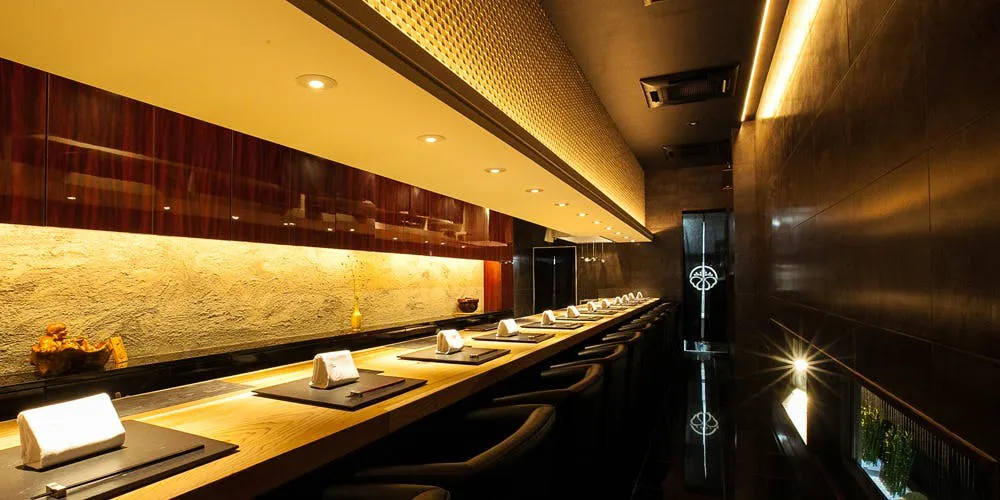 座屋 高知本店