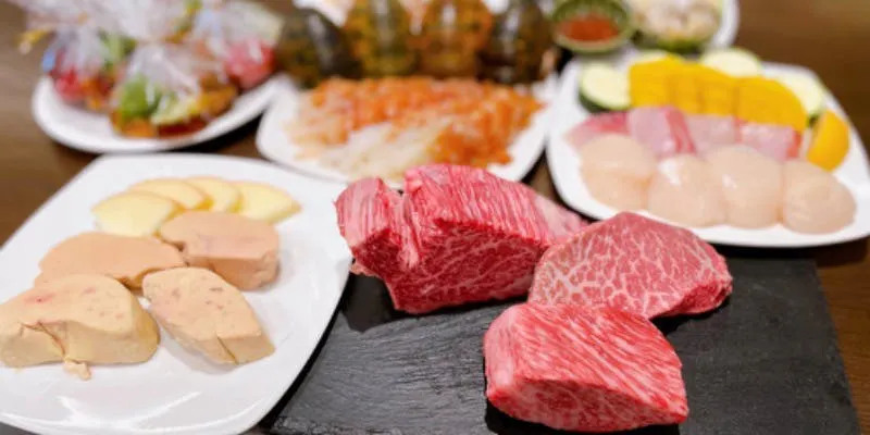 ステーキ屋根裏