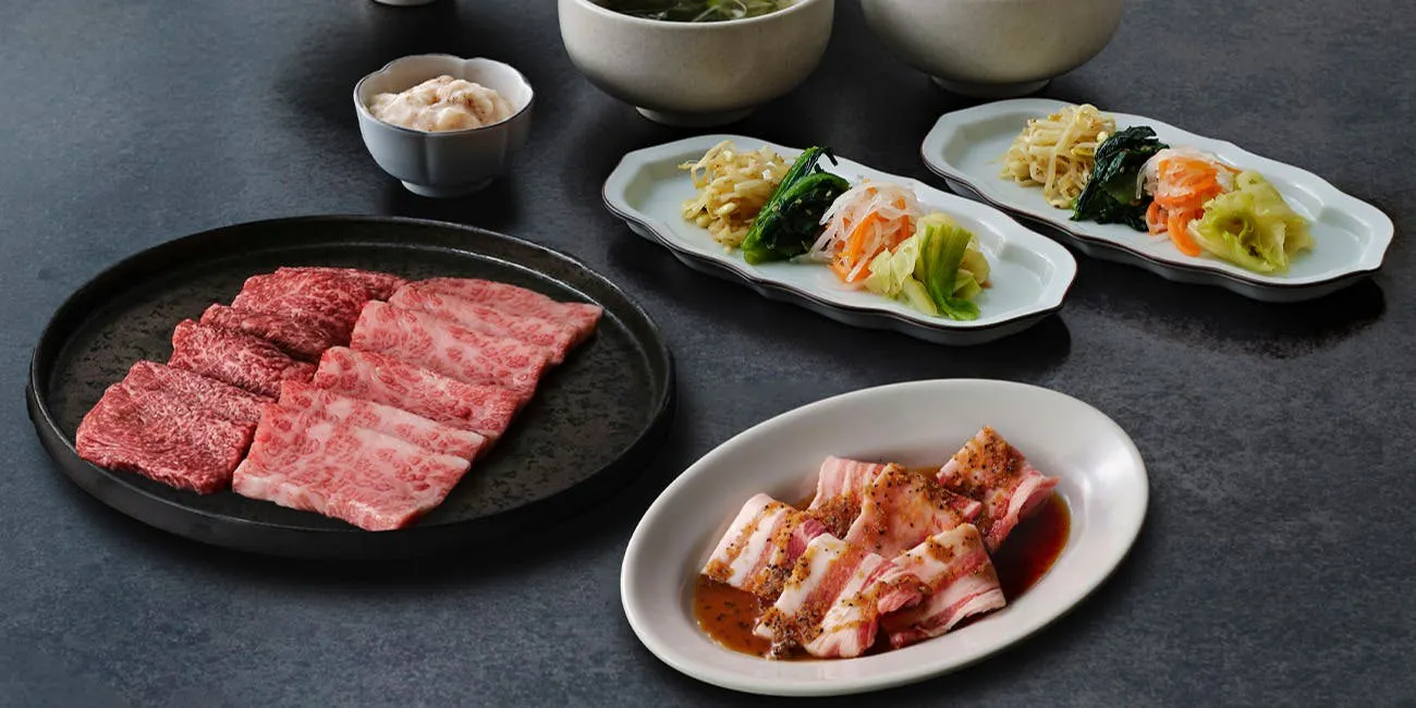 【Sakura SAKURA】8-course selection including 4 kinds of premium meat such as Premium Kalbi and Premium Loin, with salad and soup