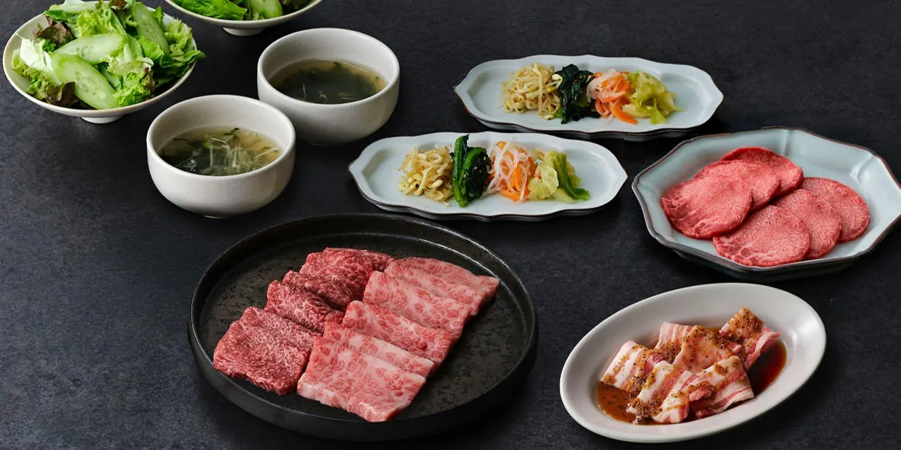 【椿 TUBAKI】상급 갈비·우설 등 고기 4종·샐러드와 수프 포함 총 8품