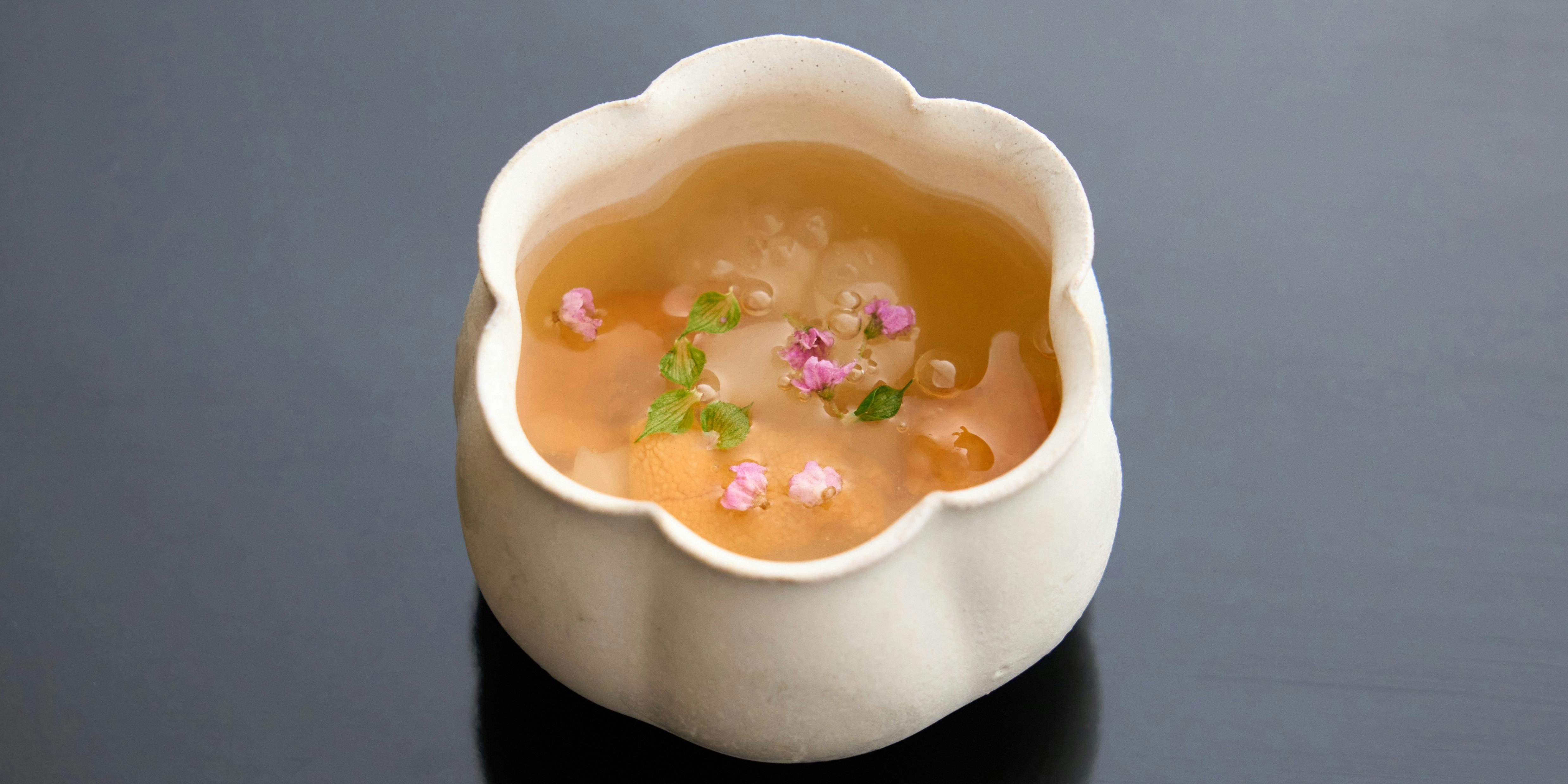 제철 식재료를 사용한 기본 코스
