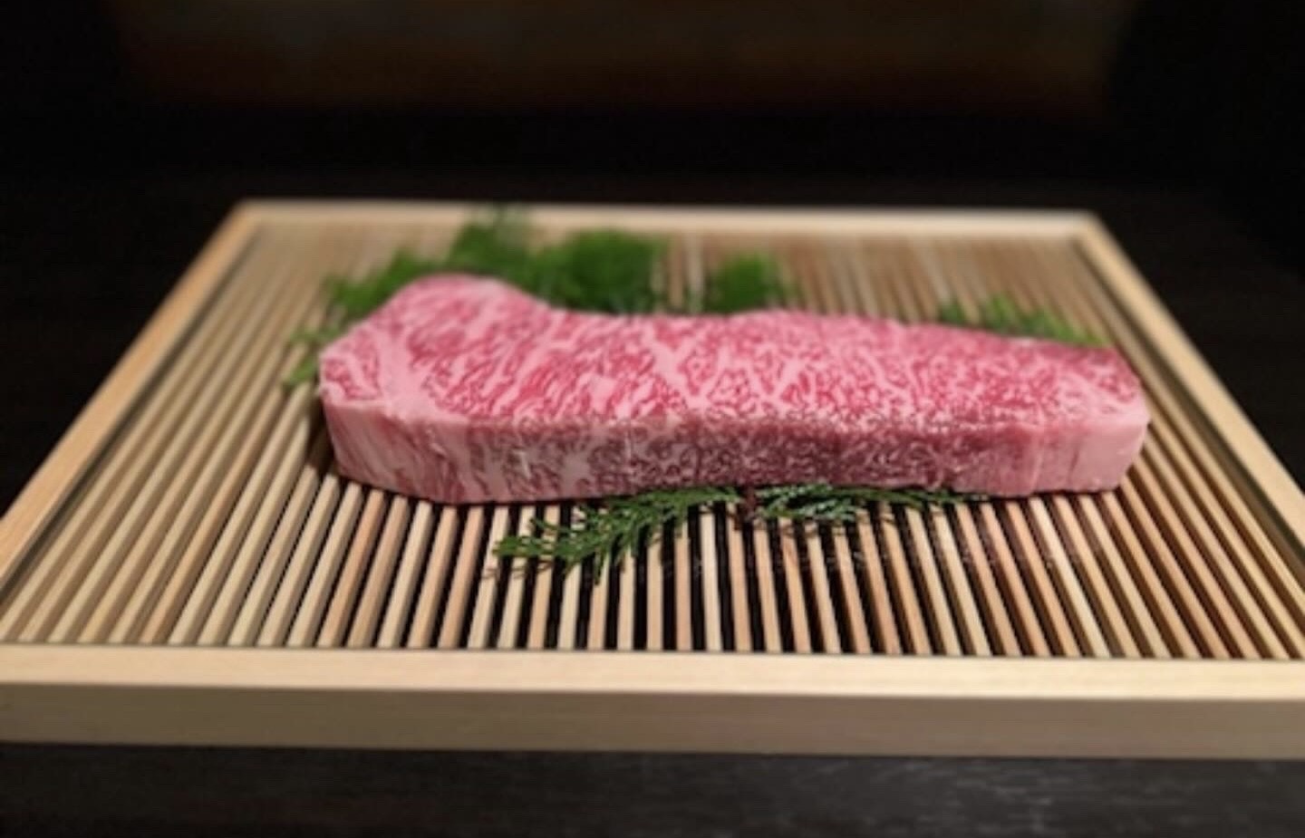 享用極上神戶牛沙朗牛排！全10道菜餐點包括天然車蝦（不含服務費、已含稅）