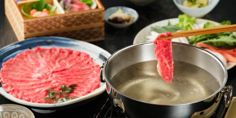 Shabu-shabu Course: Includes 100g of premium shabu-shabu meat and 5 other dishes