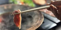 【鸭肉涮涮锅 特别套餐】豪华鸭肉烤排和鹅肝的图像