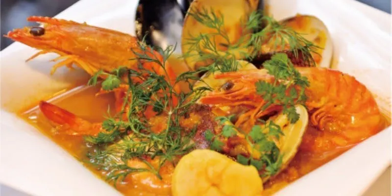 "Marseille Course" Includes four selections: Freshly delivered vegetables and appetizers, fresh pasta, choice of main course, and after-dinner drink.