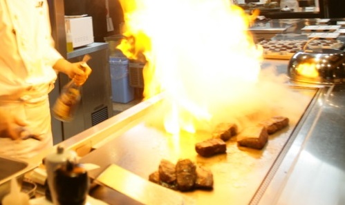 鉄板焼きコース　（ディナー・サービス料5％別）
