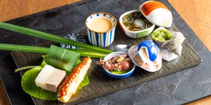 旬の食材を使った季節の懐石コース全9品