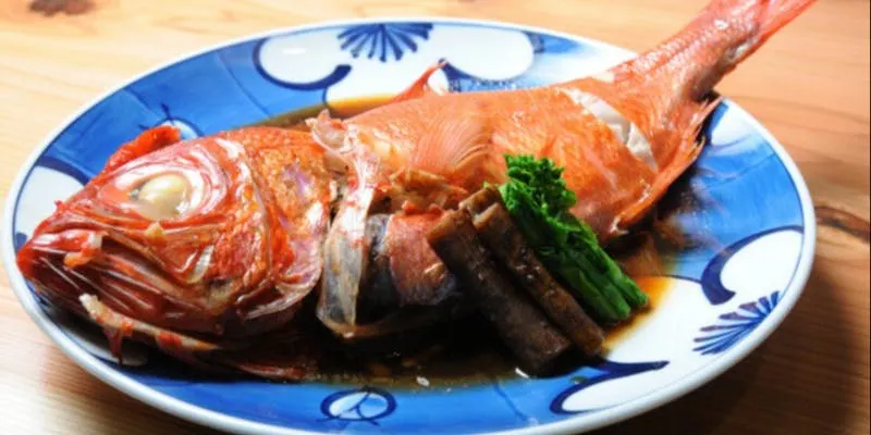 極上りんどう套餐:包含時令食材和巨型金目鯛的豪華全套美食