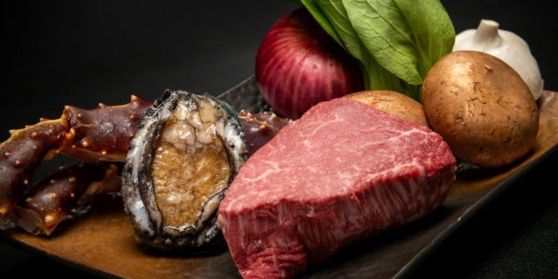 [Kitazumi Course] 12 Dishes Including Ezo Abalone, King Crab, and Selected Japanese Black Wagyu Chateaubriand