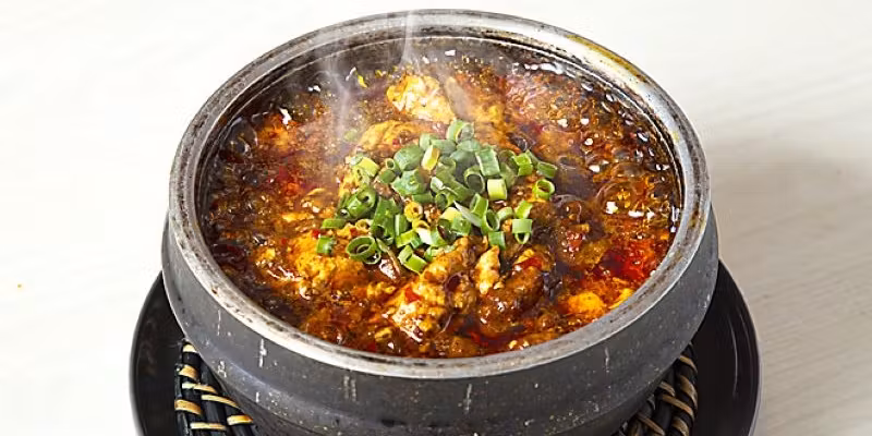 Chef's Select Course: A selection of exquisite dishes including the popular Jōkē-style Mapo Tofu, meat and seafood dishes, and dim sum.