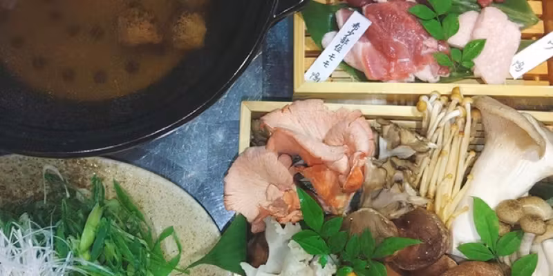 【特選キノコ鍋お得コース】キノコの恵みと鴨だししゃぶしゃぶを味わう全6品
