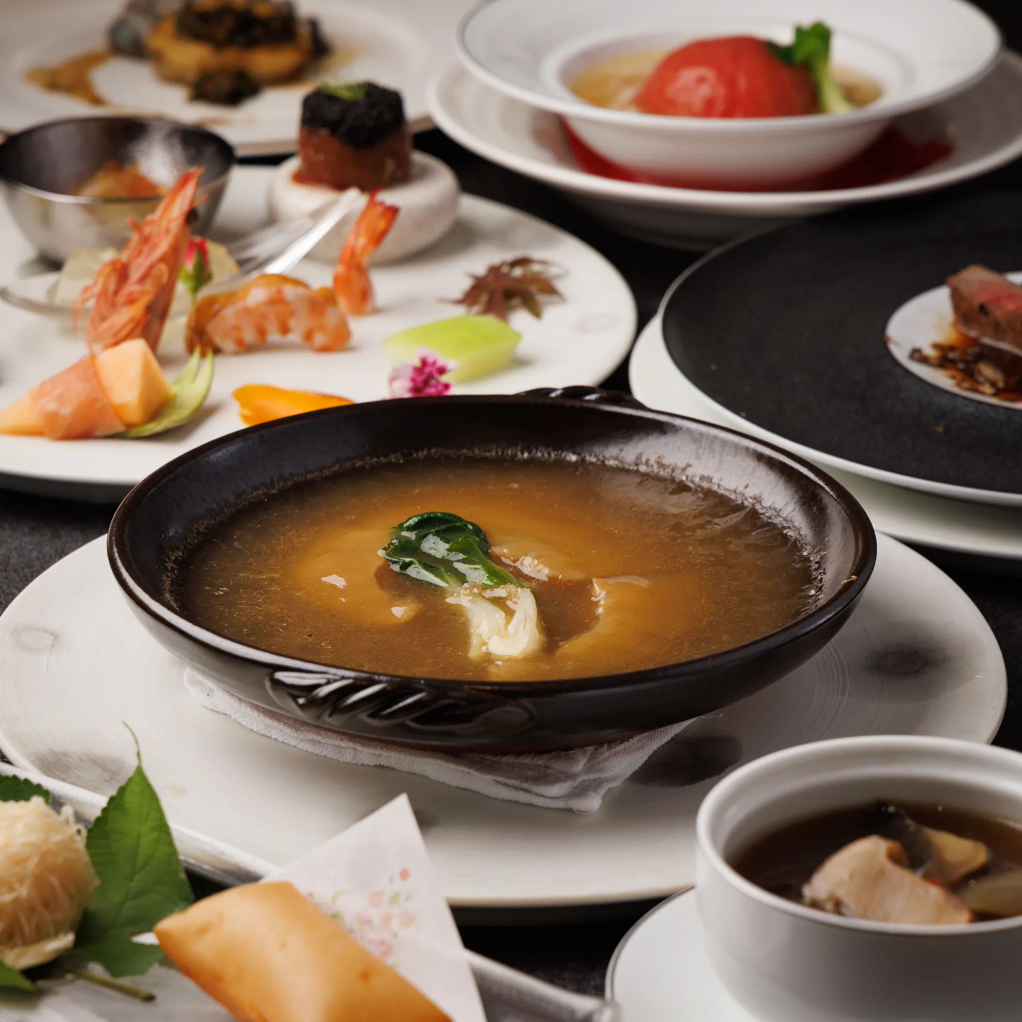名物の魚翅姿燴和使用當季食材的20道菜套餐