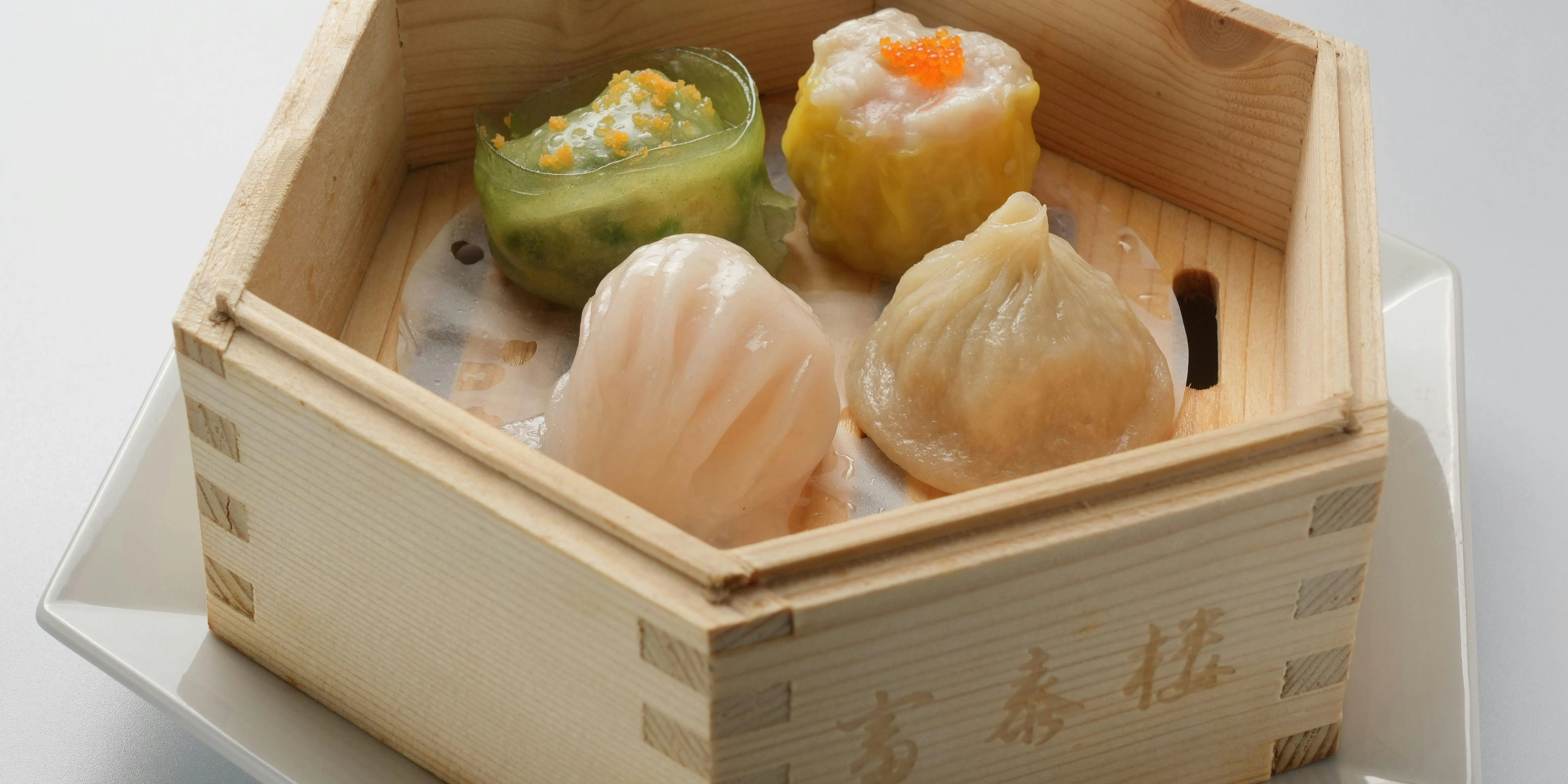 【Hong Kong Yum Cha Course】13 items including colorful steamed dim sum and rich shark fin soup