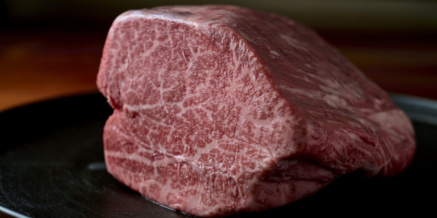 Chateaubriand Course — featuring the finest Chateaubriand, selected according to Tsuchiho’s exacting standards.