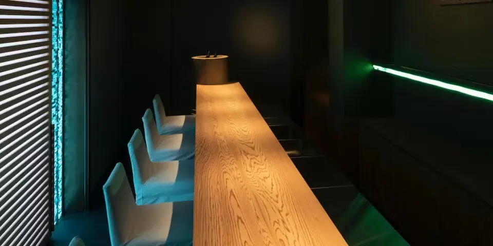 SHIROIYA the BAR 真茶亭