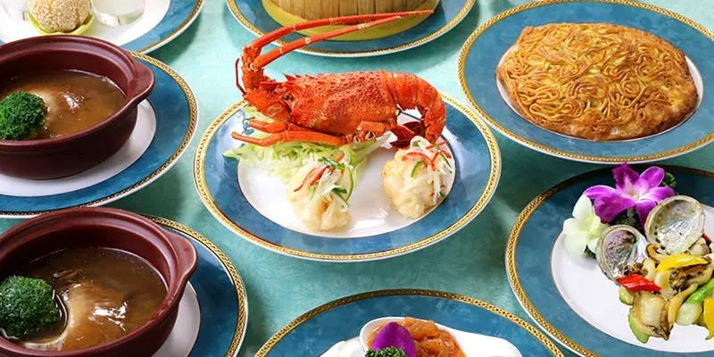 【牡丹(ぼたん)】8品 〇贅を極めた本場満喫コースご賞味あれ!フカヒレ、ロブスター、アワビ