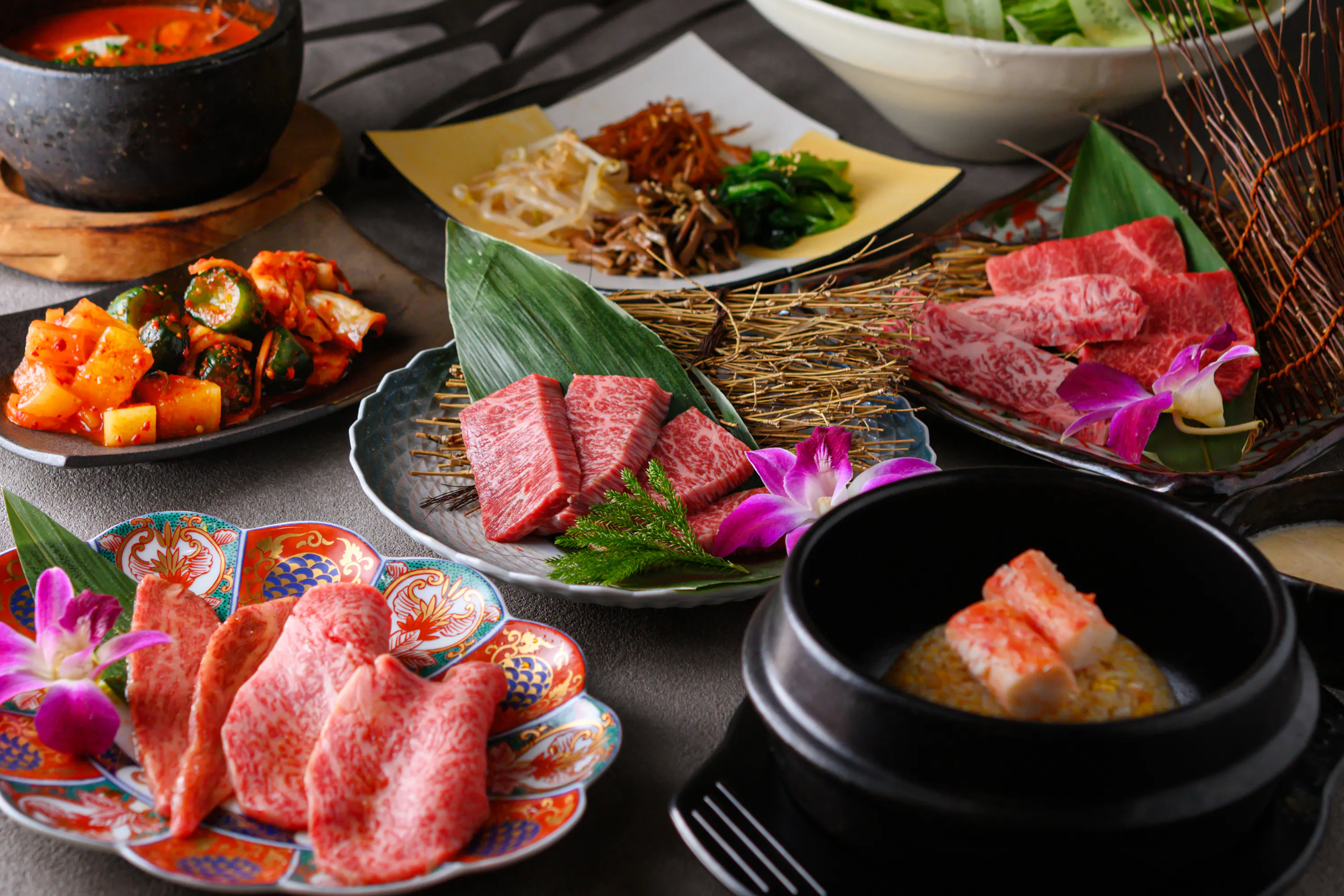 当店厳選!黒毛和牛&希少国産黒毛和牛ハラミの贅沢コース【華】