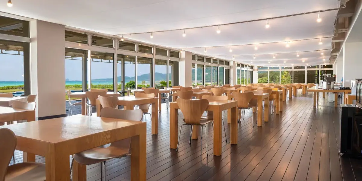 THE OCEAN DINING ／EN RESORT KUMEJIMA EEF Beach Hotel