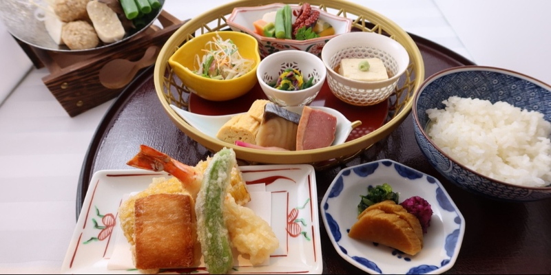 おすすめディナー「花籠御膳」