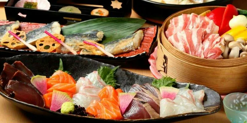 12月【朱音コース】造里三種盛り、黒豚と彩野菜の蒸籠蒸しなど全9品