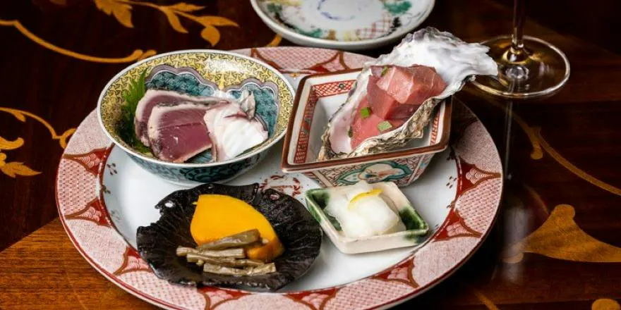 [Limited to 2 parties per day / Counter seating only] [Seven Seasonal Dishes Course] A limited course featuring seasonal seafood, oysters, and Wagyu beef