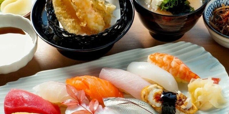 Lunch Special: Sushi Tempura Set
