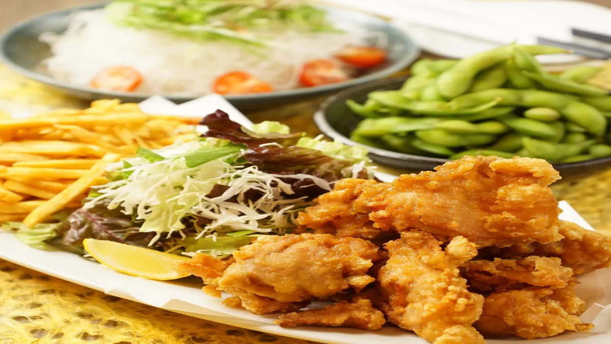 Secondary Party Course from 9 PM onwards on Fridays, Saturdays, and the day before a holiday: 3 Snack Dishes